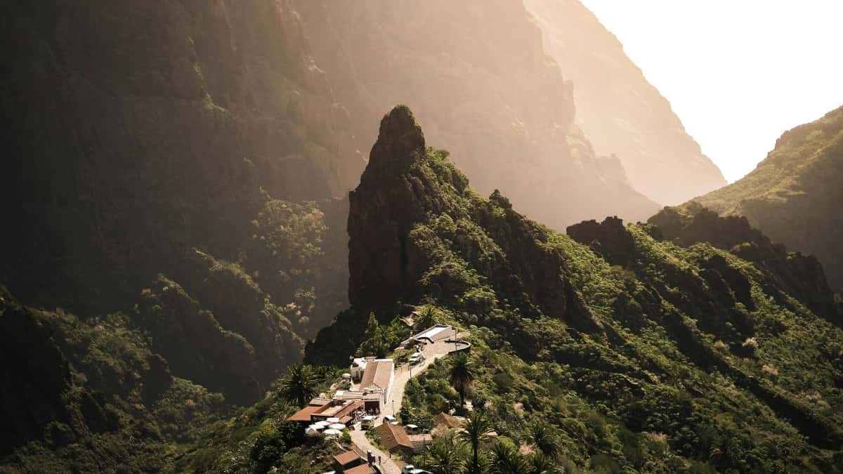 Vietnam Brands: Find Russia LinkedIn Creators Fast