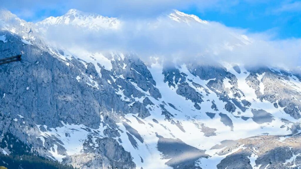 Huong dan thuc te cho advertiser Viet tim creator dung WhatsApp o Slovenia e nang tam o nhan dien iem en du lich, kem chien luoc, checklist va FAQ.