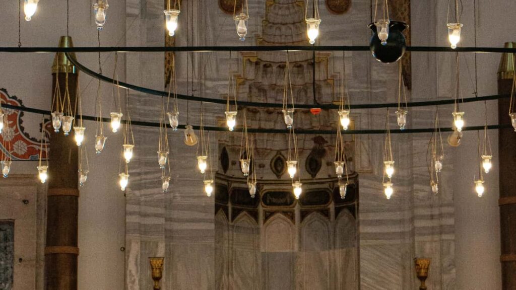 Huong dan thuc te cho creator Viet: cach tim, tiep can va lam viec voi thuong hieu Lao tren TikTok e mo audience moi, kem chien luoc noi dung va vi du thuc tien.