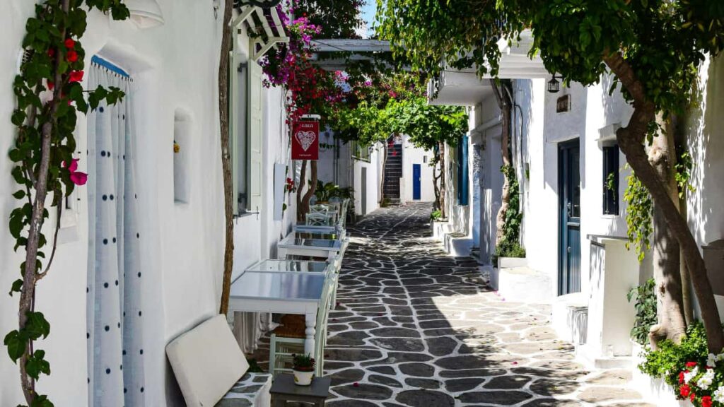 Huong dan thuc chien cho creator Viet muon tiep can brand Romania tren Xiaohongshu: tim ung persona, inbox chuan tieng Trung/Anh, chien luoc da ka travel & cross-promo, va meo o hieu qua.