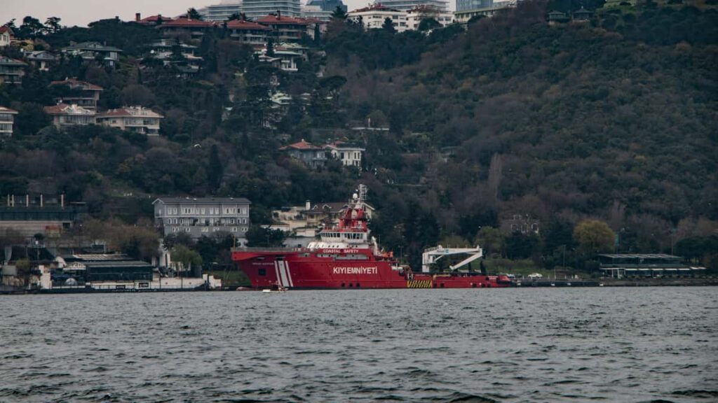 Huong dan thuc te cho nha quang cao Viet tim creator Nhat tren Roposo e e xuat hop ong quang ba phi co inh tu cach tim, chon, am phan en rui ro va vi du thi truong.