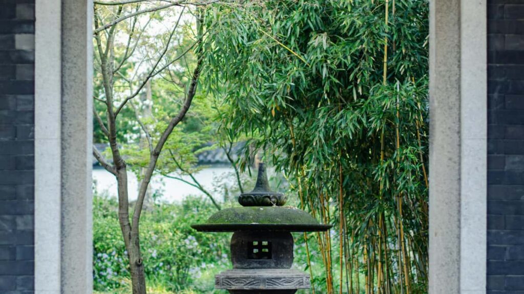 Huong dan thuc te cho creator va game publisher Viet muon tiep can thuong hieu uc tren Spotify: chien luoc outreach, package promotion, o luong ket qua va checklist hop ong.