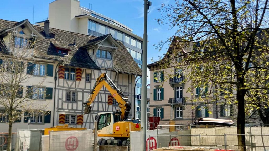 Huong dan thuc te cho creator Viet muon tiep can thuong hieu Nam Phi tren Lazada: chien luoc outreach, dung LazMall/Laz Global, KPI thuyet phuc, rui ro va cach xay dung danh tieng voi brand lon.