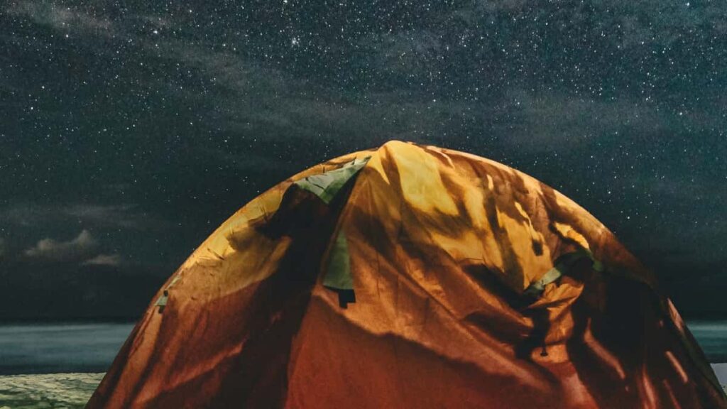 Huong dan thuc te cho creator Viet muon tiep can thuong hieu Estonia tren Netflix, tu nghien cuu noi dung en cach lien he, am phan va xay dung hop ong dai han.