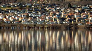 Huong dan buoc chan cua creator Viet muon tiep can brand Slovenia tren Pinterest e review san pham hot, kem chien thuat lien he, noi dung local hoa va du bao xu huong 2026.